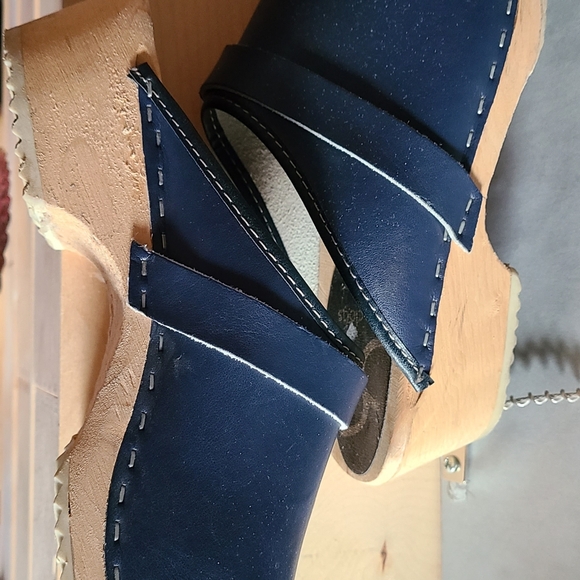 Cape Clogs Shoes - Navy Leather Wood-Platform Mules, Made In Sweden
